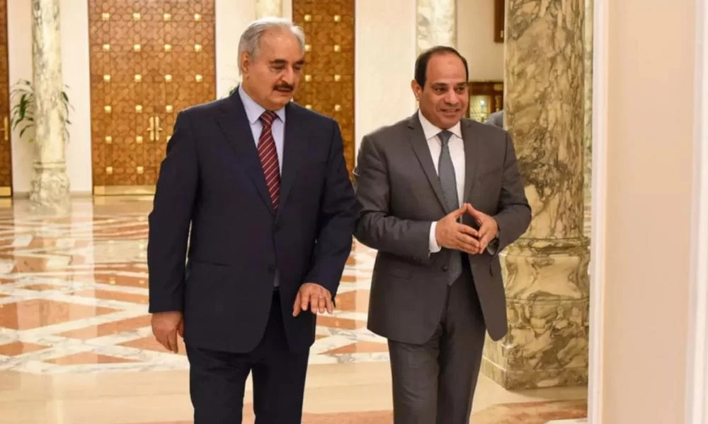 Ένθερμη στήριξη της Αθήνας στον Σίσι μετά τη συνάντηση με τον Χάφταρ